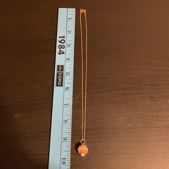 Gold pendant necklace - Picture 2 of 2